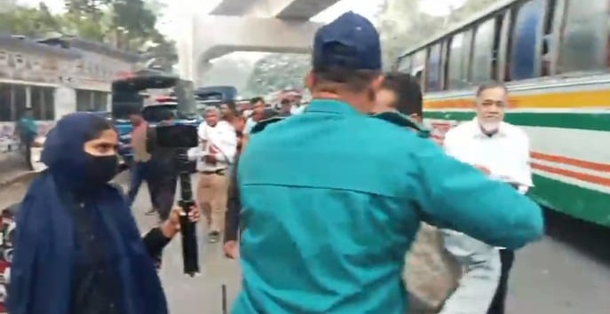 পুলিশি বাধায় পন্ড গণতান্ত্রিক বাম ঐক্যের অসহযোগ আন্দোলনের কর্মসূচি